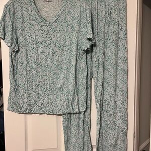Women's Blue and Green Polka Dot Pajama Set